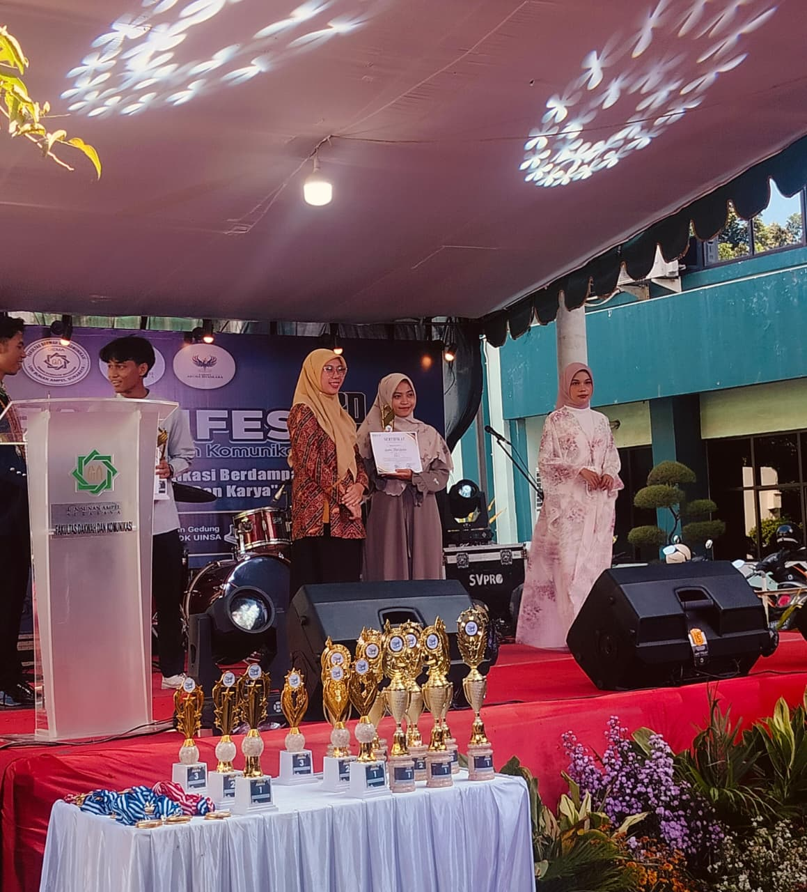 Mahasiswi PGMI Universitas Al-Hikmah Indonesia Raih Juara 2 Ghina’ Araby Tingkat Nasional