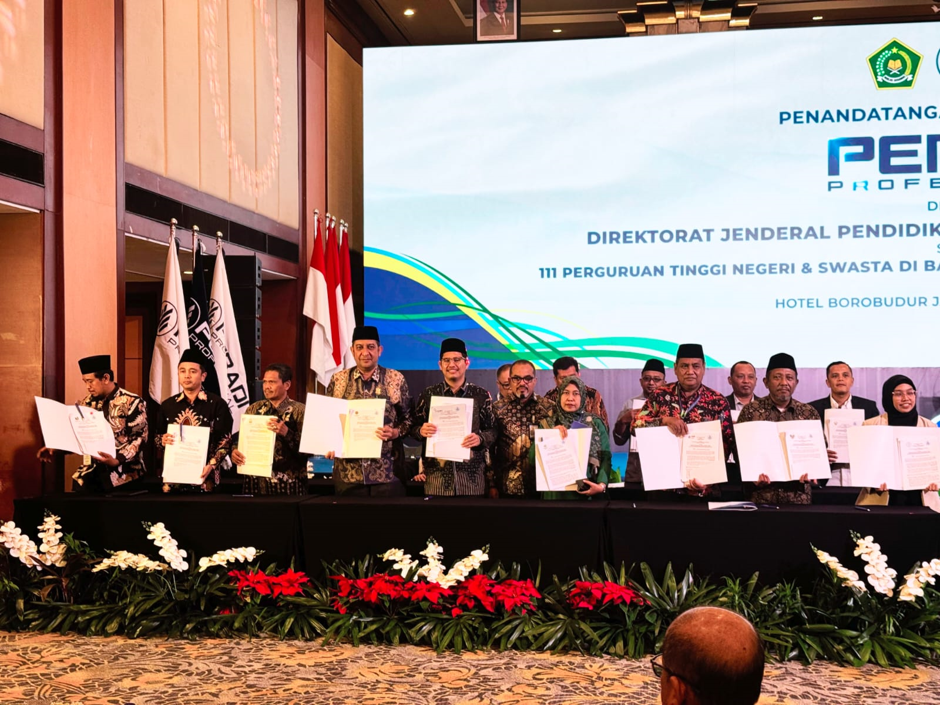 Universitas Al-Hikmah Indonesia Turut Serta dalam Kolaborasi Strategis dengan Kemenag dan PERADI untuk Membangun Ekosistem Keadilan
